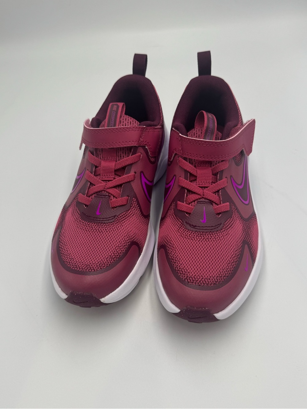 Nike Cosmic Runner Kids 1.5Y Sweet Beet Bordeaux Purple Running Shoes New - Picture 2 of 14